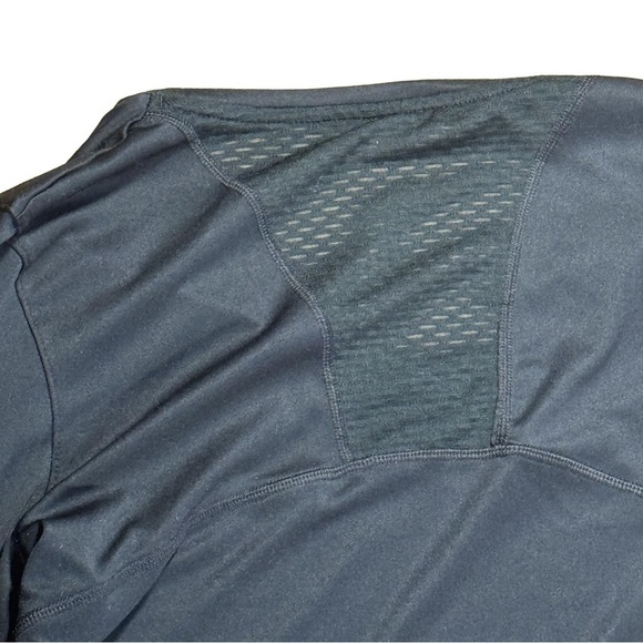 Under Armour Black Fitted Mesh Back Long Sleeve T-Shirt - Picture 4 of 5